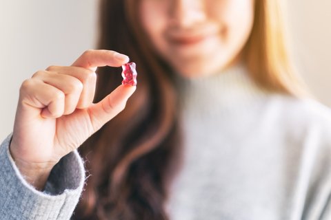 Make Homemade Elderberry Gummies for Kids